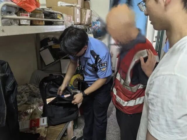 快递站屡屡丢件，丢的还全是香烟！警方抓获公司分拣员，自称烟瘾大拿烟回宿舍偷偷抽