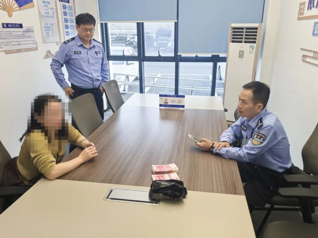 杭州一金店报警:这人买黄金不问款式只问克重! 杭州一金店报警:这人买黄金不问款式只问克重!