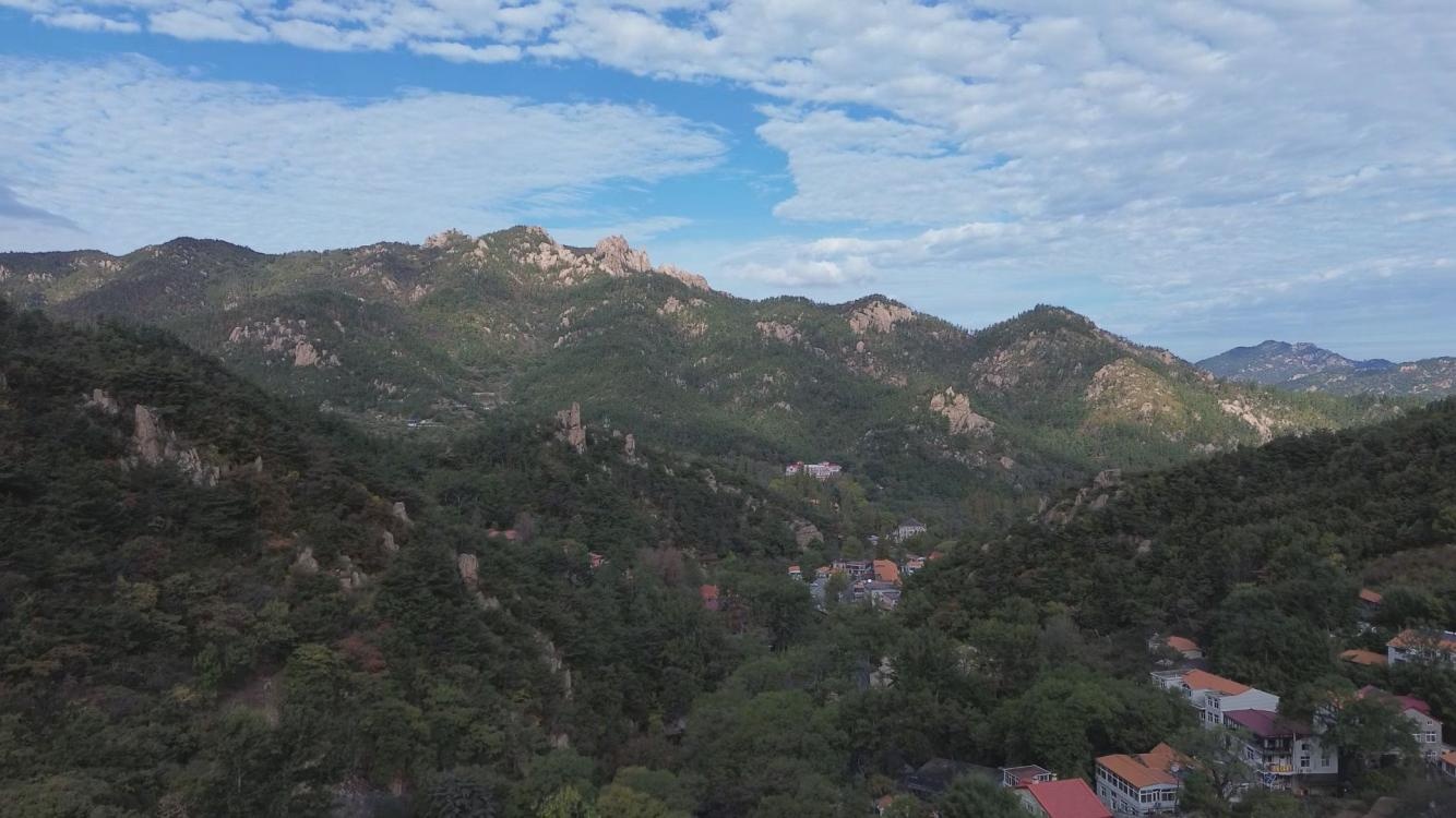 山东青岛:崂山九水赏秋正当时 文旅热度上升 山东青岛:崂山九水赏秋正当时 文旅热度上升