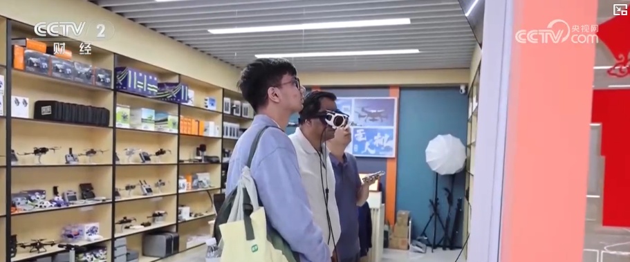智能产品成为义乌外贸新增长点 询盘,敲定补单,出货势头不减! 智能产品成为义乌外贸新增长点 询盘,敲定补单,出货势头不减!