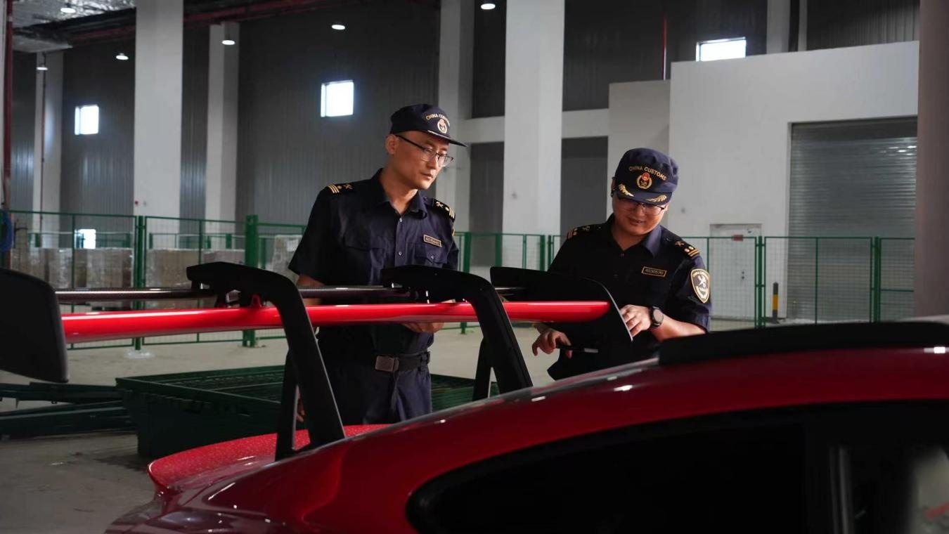 江西首票进口汽车“两证合一”业务落地赣州 江西首票进口汽车“两证合一”业务落地赣州