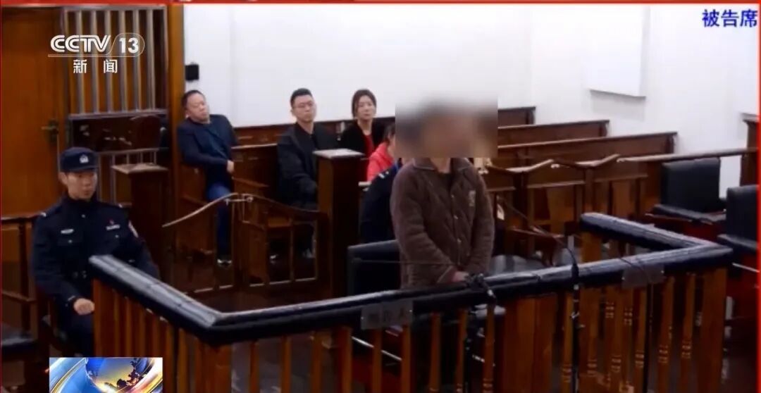男子谎称受车主委托，接连将11辆长期无人问津的“僵尸车”拖走报废，非法牟利4万余元