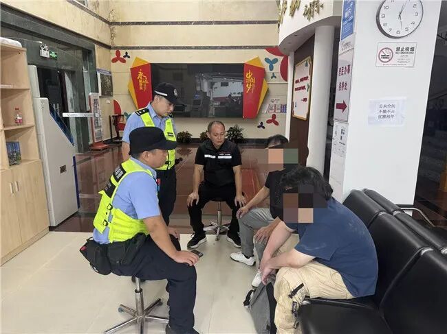 深夜，男子在海边徘徊，有轻生倾向……夜巡人员暖心劝导助其安全离开