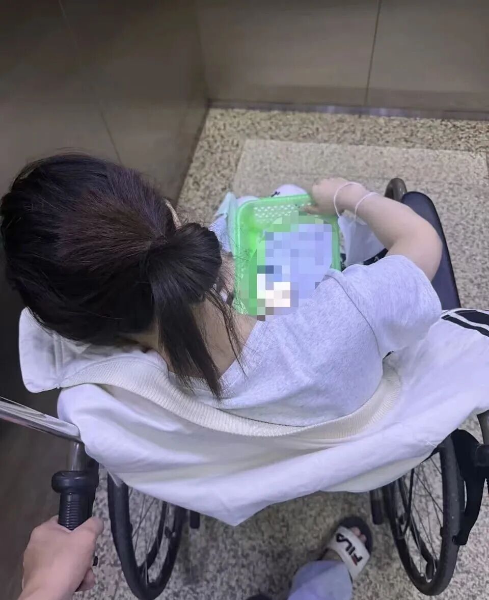 广东一女子被自家12斤的猫踹中腹部,凌晨疼醒就医被确诊为卵巢黄体囊肿破裂 广东一女子被自家12斤的猫踹中腹部,凌晨疼醒就医被确诊为卵巢黄体囊肿破裂