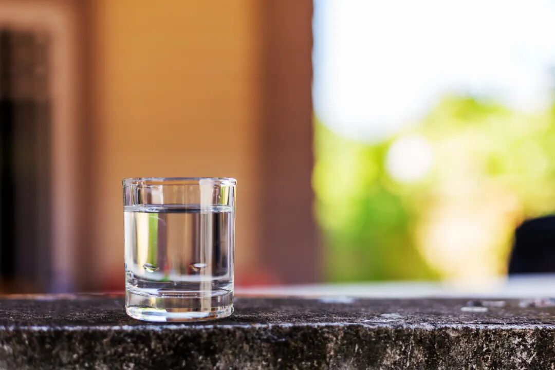 年轻人开始流行“喝大水”了？专家提醒