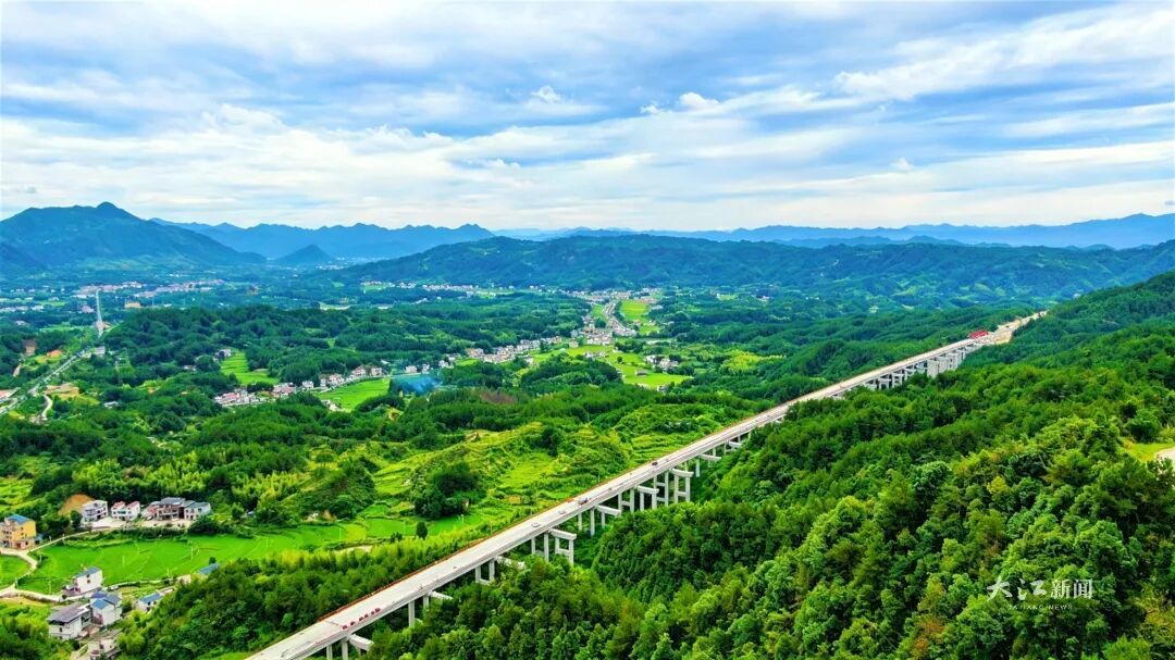 打通赣鄂省界！通铜高速建设过半，设计时速100公里