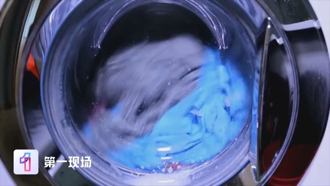 洗衣液+消毒液混合洗衣，女子皮肤表层像“羊皮纸”般脱落！医生提醒→