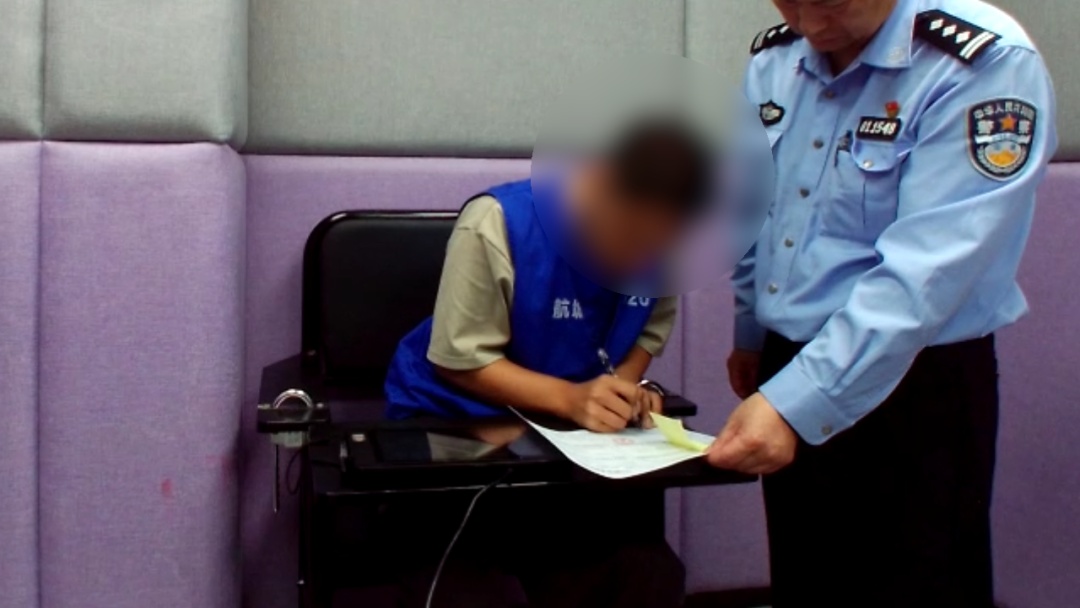 男子购买多张贴纸变造号牌？浦东交警：记12分、罚款5000元、拘留10日！