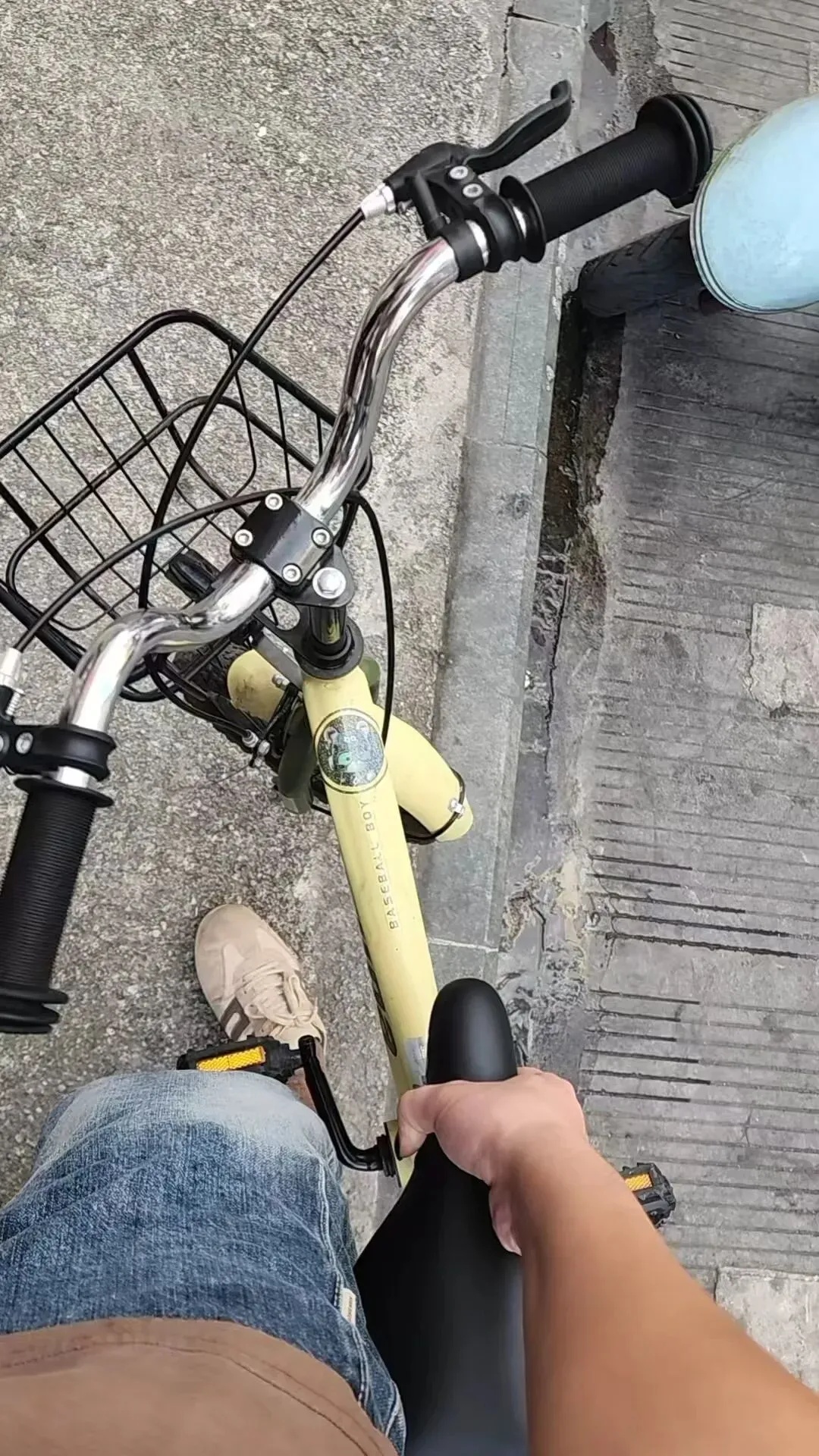 奶奶送的3岁礼物丢了？民警一小时给娃找回来！家长：他们找回来的是孩子童年的回忆