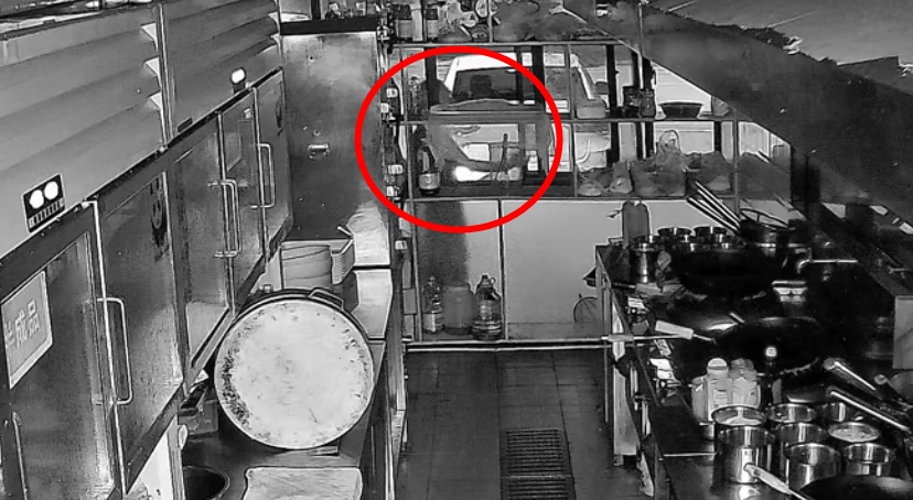 现金被盗一空，却未发现撬痕？警方迅速破案