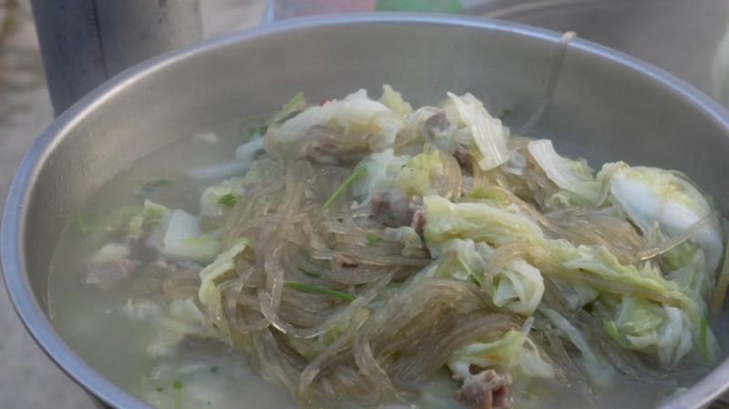 山东定陶：霜降摘柿子做柿饼 一碗羊汤暖深秋