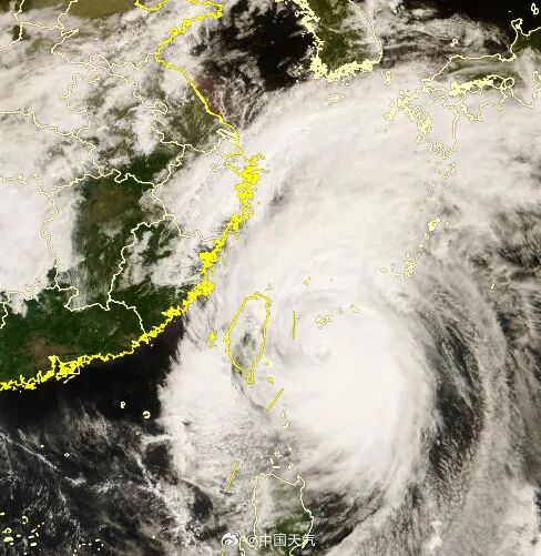 台风“蔷琵”已致台湾1人死亡,其外围云系已影响江浙沪,华东雨势将快速发展,目前上海出现阵雨,气温下降 台风“蔷琵”已致台湾1人死亡,其外围云系已影响江浙沪,华东雨势将快速发展,目前上海出现阵雨,气温下降