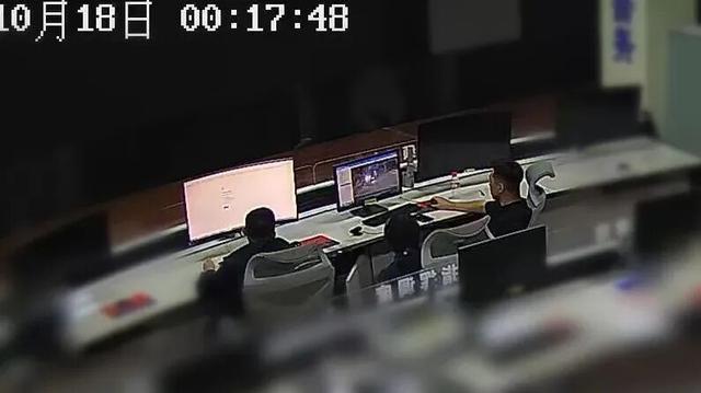 滨州民警深夜冒雨寻人，一小时找回醉酒男子