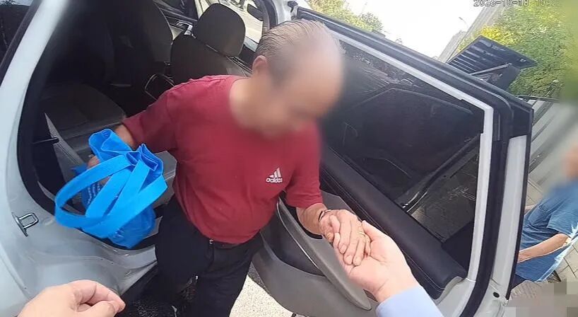 杭州老哥俩相约看戏，一个85岁，一个84岁，在活了一辈子的地方坐公交迷了路......