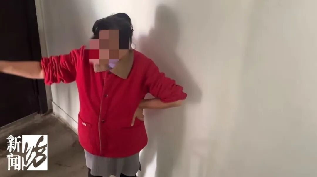 90岁老人被赶出家门外近1年,吃喝拉撒全在楼道!多方介入处置 90岁老人被赶出家门外近1年,吃喝拉撒全在楼道!多方介入处置