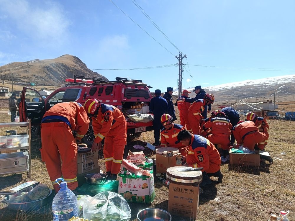西藏巴青地震救援最新消息,新华社记者现场直击→ 西藏巴青地震救援最新消息,新华社记者现场直击→