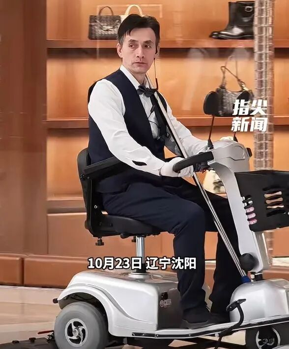 55岁保洁大叔撞脸多位明星!网友:像胡歌也像高伟光,还神似严屹宽…本人回应 55岁保洁大叔撞脸多位明星!网友:像胡歌也像高伟光,还神似严屹宽…本人回应