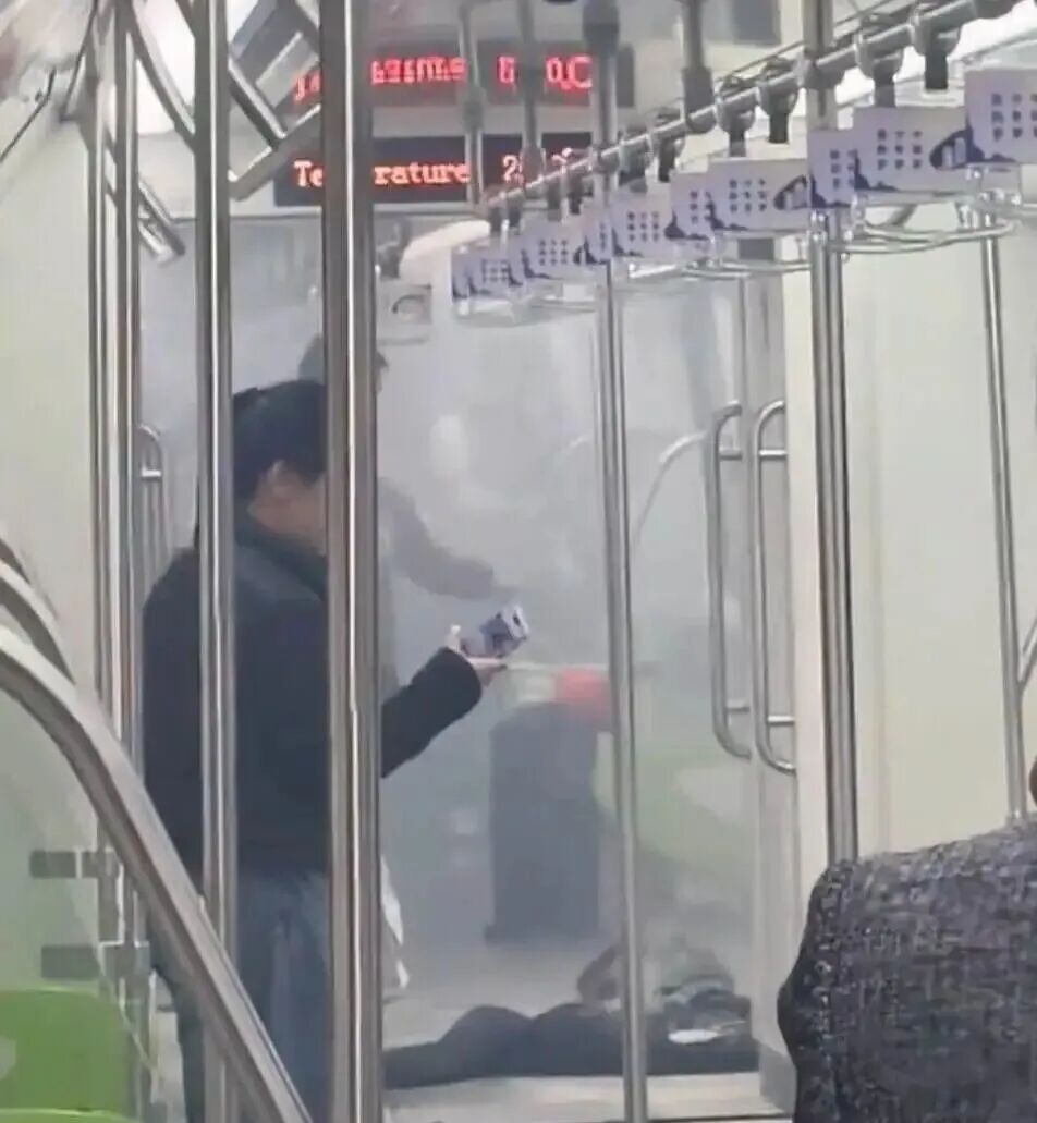 凌晨充电宝突然爆炸!女子已赔酒店1000元 凌晨充电宝突然爆炸!女子已赔酒店1000元