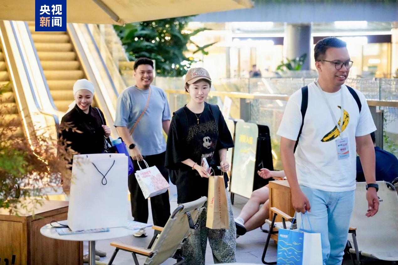 海南免税购物热 “护照友好”引客来 海南免税购物热 “护照友好”引客来