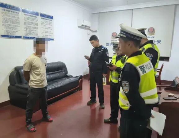 男子出借微信账号供他人“抢红包”被行拘,警方提醒 男子出借微信账号供他人“抢红包”被行拘,警方提醒