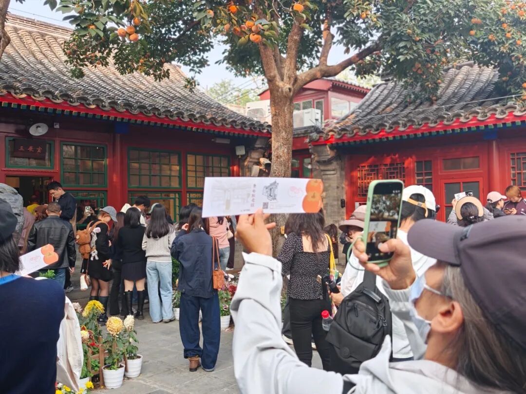 从4万到17万,十年参观人数涨3倍多,被“挤爆”的老舍故居有何魅力? 从4万到17万,十年参观人数涨3倍多,被“挤爆”的老舍故居有何魅力?