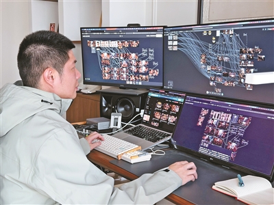 他让“过来人”做当代人的“情绪树洞” 他让“过来人”做当代人的“情绪树洞”