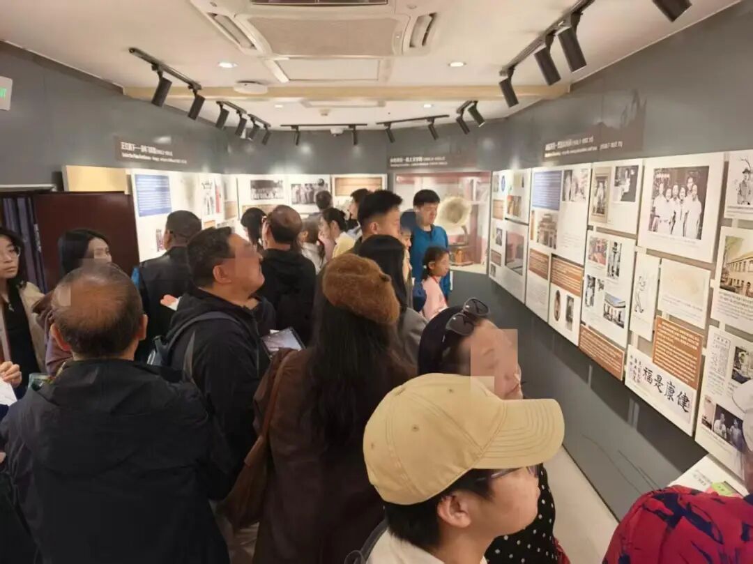 从4万到17万,十年参观人数涨3倍多,被“挤爆”的老舍故居有何魅力? 从4万到17万,十年参观人数涨3倍多,被“挤爆”的老舍故居有何魅力?