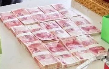 浙江一妈妈带了床被子要出门，儿子报警了!
