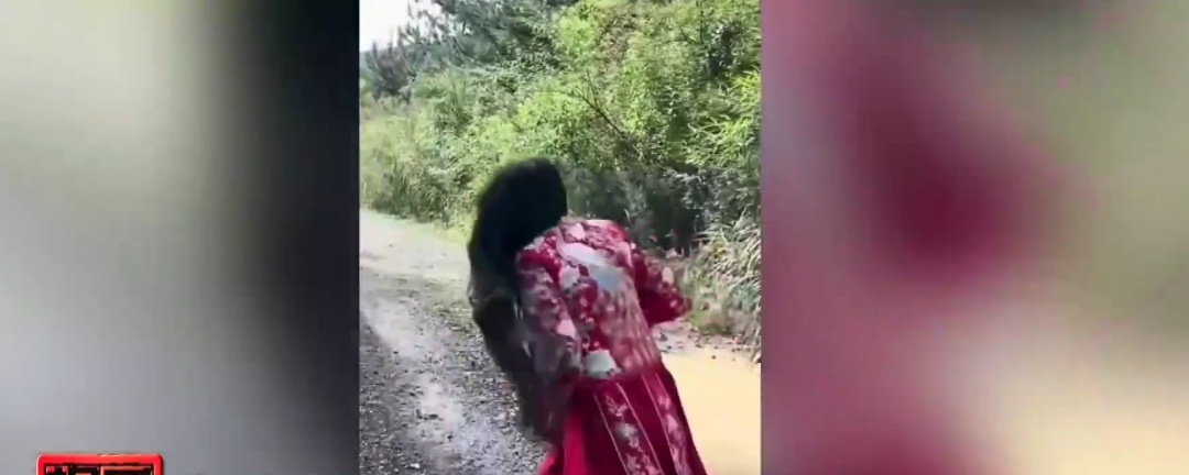 “美女别跑，我不是坏人”，夫妻表演深山发现流浪女博流量带货，被拘留