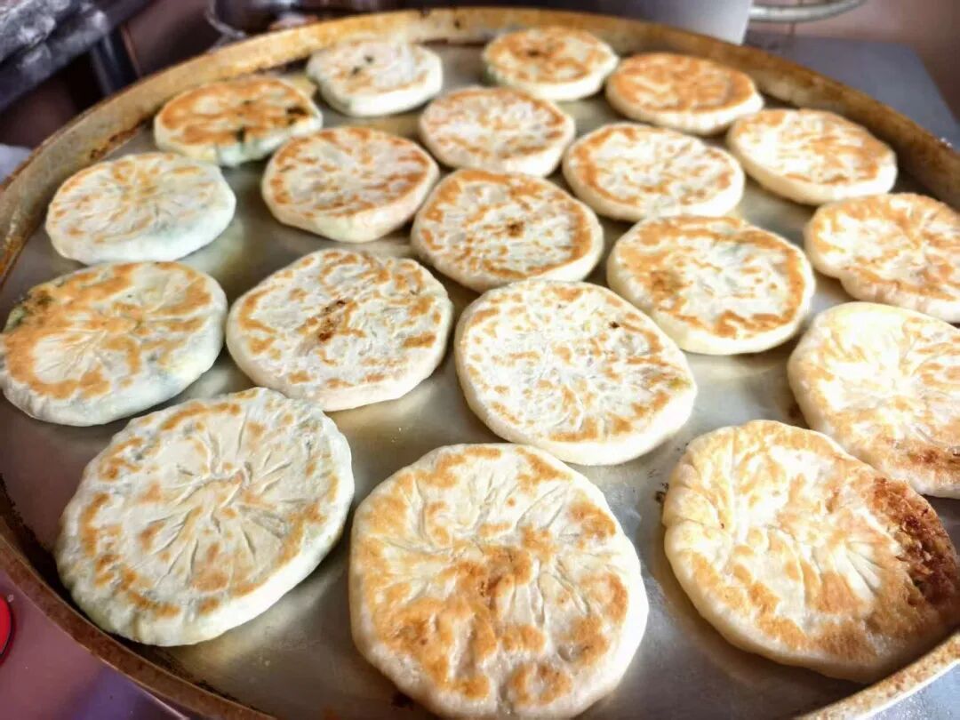 沈腾带火三亚某东北馅饼店，店主回应“味道很一般，是他太饿了”