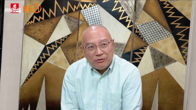 上海知名主持人刚退休就开播!直面带货争议,他这番话太意外→ 上海知名主持人刚退休就开播!直面带货争议,他这番话太意外→