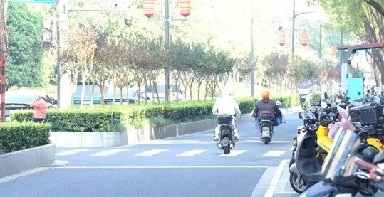 33岁男子坚持“秋冻”诱发脑出血,医生:有这些基础病就别盲目“秋冻” 33岁男子坚持“秋冻”诱发脑出血,医生:有这些基础病就别盲目“秋冻”