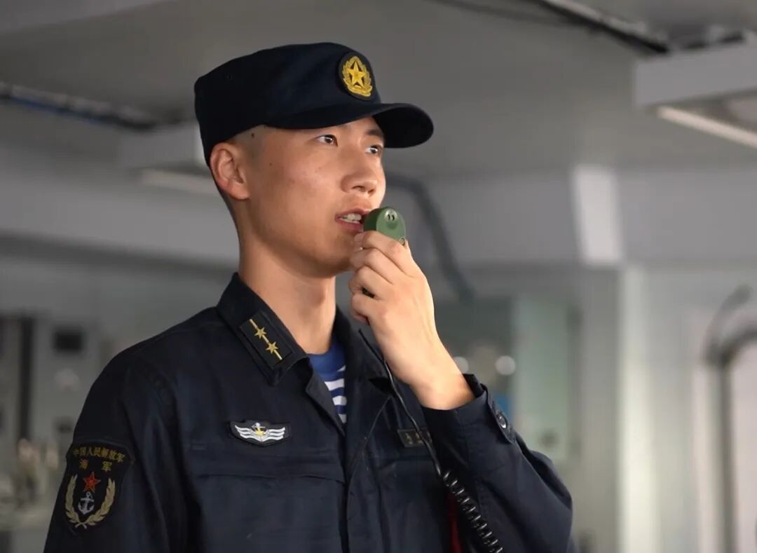 砺剑亚丁湾!直击岳阳舰直升机跨昼夜飞行训练 砺剑亚丁湾!直击岳阳舰直升机跨昼夜飞行训练