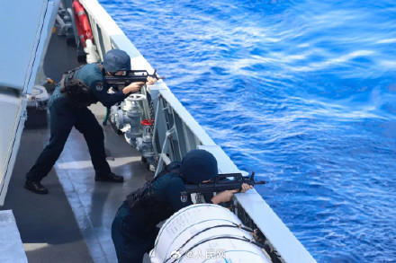 南部战区海军实弹射击高燃大片