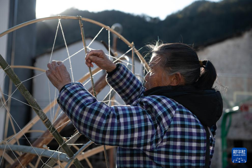 探访徽州古村里的鱼灯盛宴