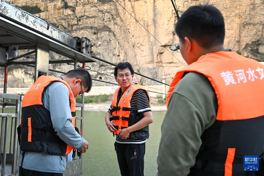 走近“悬崖水文站”上的“守河人”