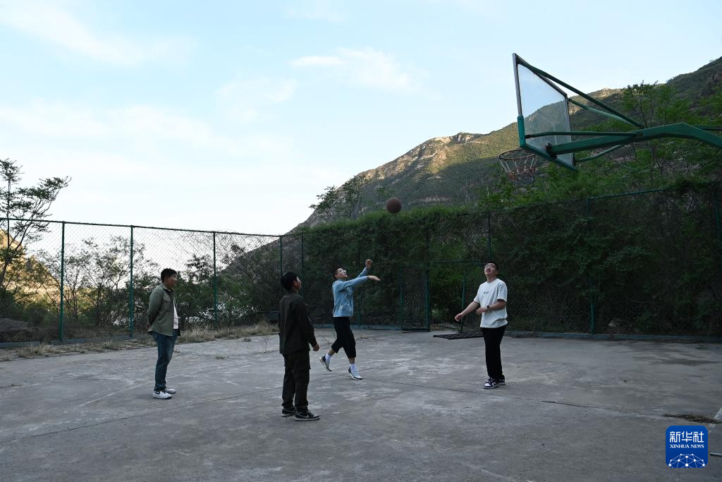 走近“悬崖水文站”上的“守河人”
