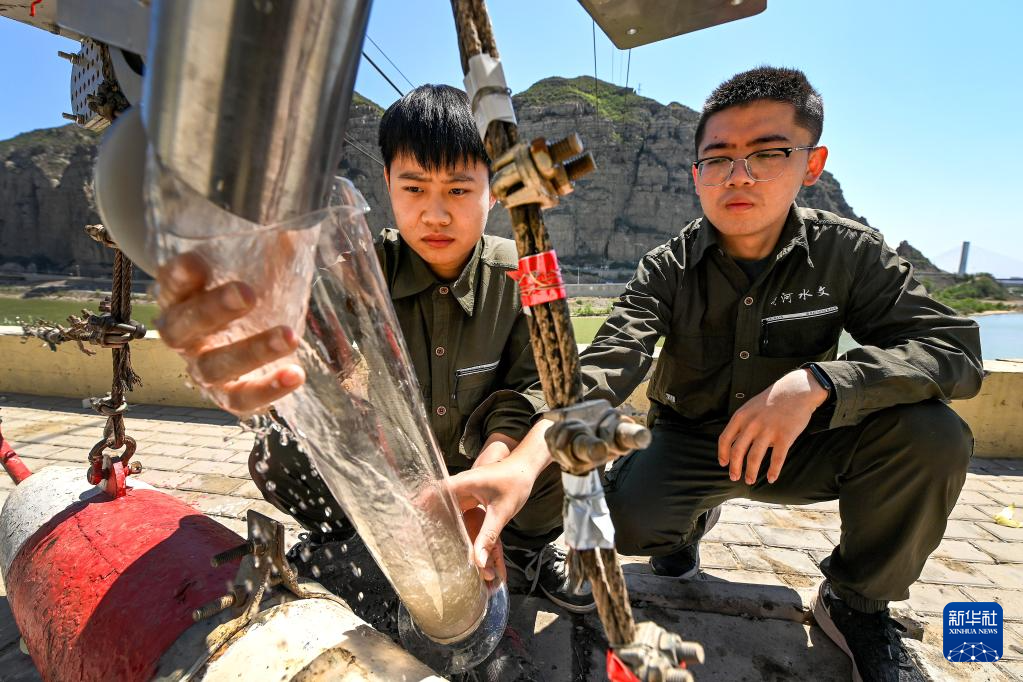 走近“悬崖水文站”上的“守河人”