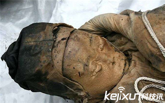 台州修路挖出700年神秘女尸 700年尸身不腐