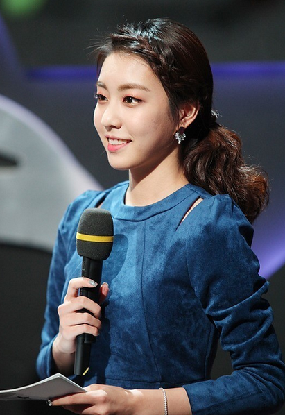 深扒电竞选手女友团 人皇sky赢了世界输了爱