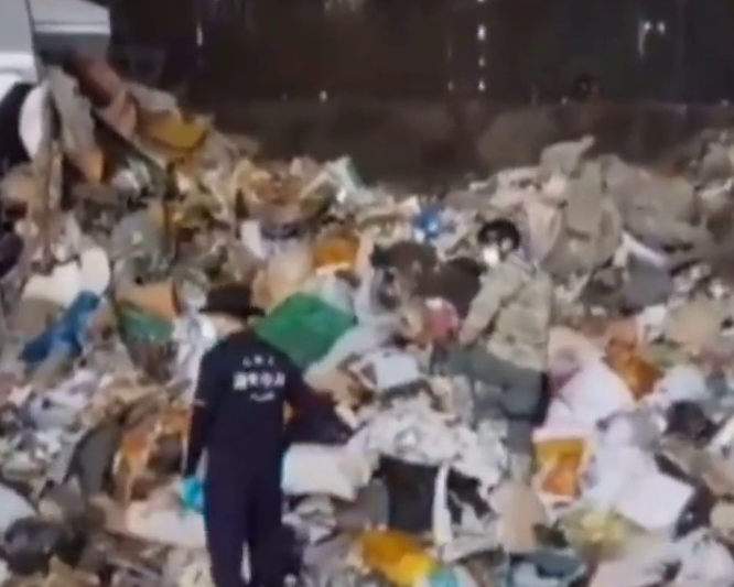 韩国37岁主妇谋杀前夫：作案后毁尸灭迹，买凶器时不忘积分