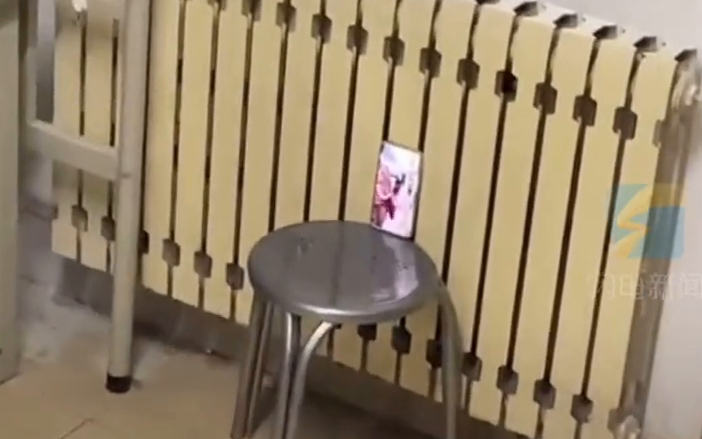 舞蹈生为异地恋女友视频教学东北秧歌，单身室友吃了一嘴“狗粮”