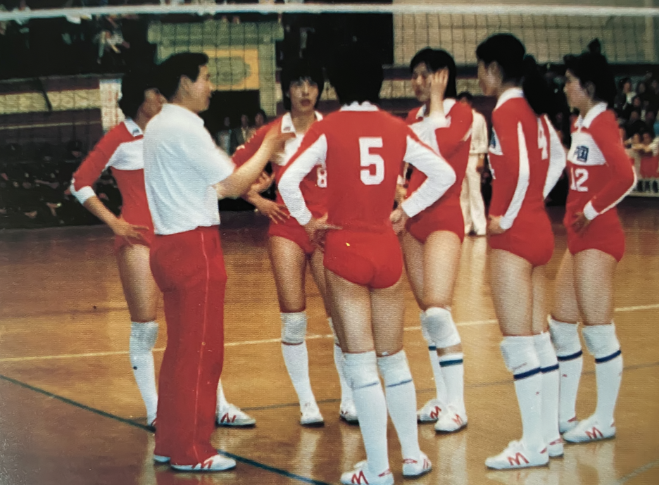 奋斗四十载拼搏铸辉煌——写在中国女排首夺世界冠军四十周年之际 奋斗四十载拼搏铸辉煌——写在中国女排首夺世界冠军四十周年之际