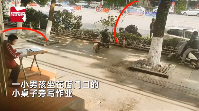 善有善报！小男孩扶摔倒的路人，幸运躲过高空坠物