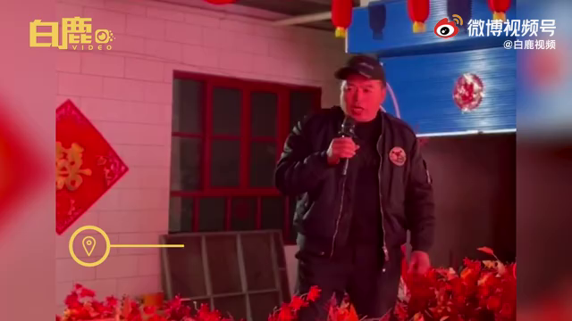 父亲嫁女儿痛哭，儿子结婚却载歌载舞，家人：看一次笑一次