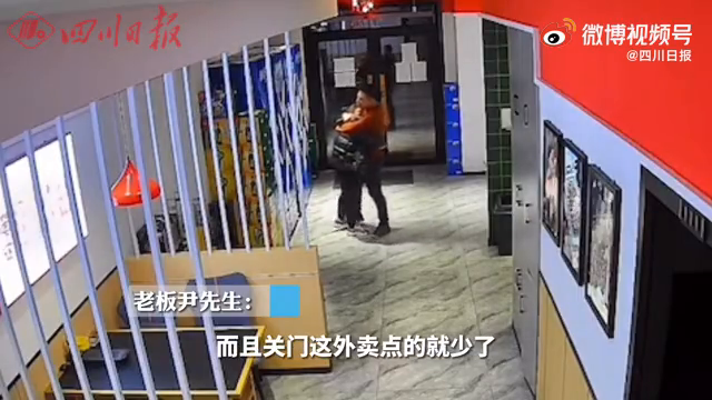 面对空空的店铺，餐饮夫妻相拥哭泣，店主：希望疫情早点过去