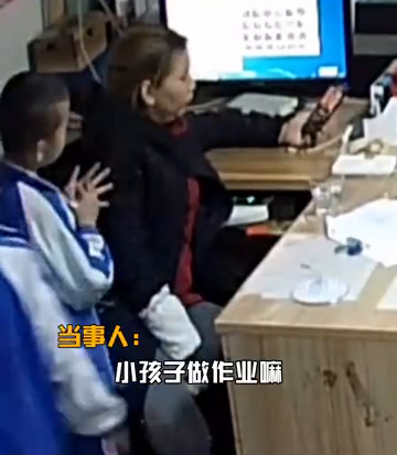 哭笑不得！7岁萌娃写作业被批，怀疑自己不是亲生的，想验血查亲