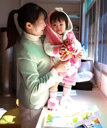 奶奶承包孙女的衣橱，每件都是私家定制