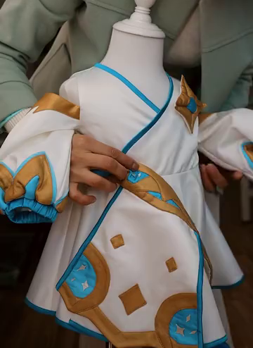 奶奶承包孙女的衣橱，每件都是私家定制