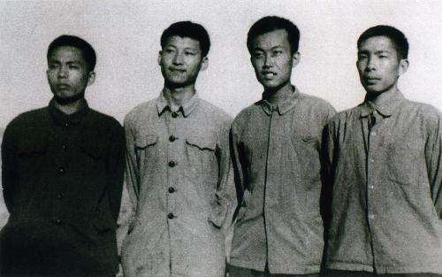 时政微观察丨“我们的根扎在劳动人民之中”
